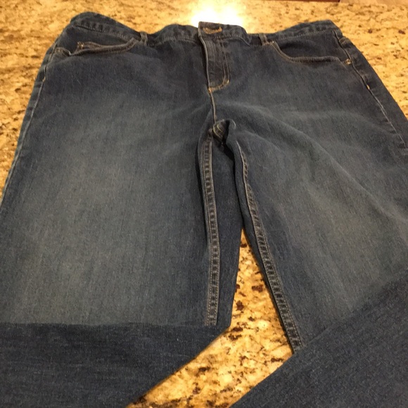 Liz Claiborne Denim - Liz Claiborne Women’s Straight Leg Jeans Size 16 S Flawless Pre-Loved Condition